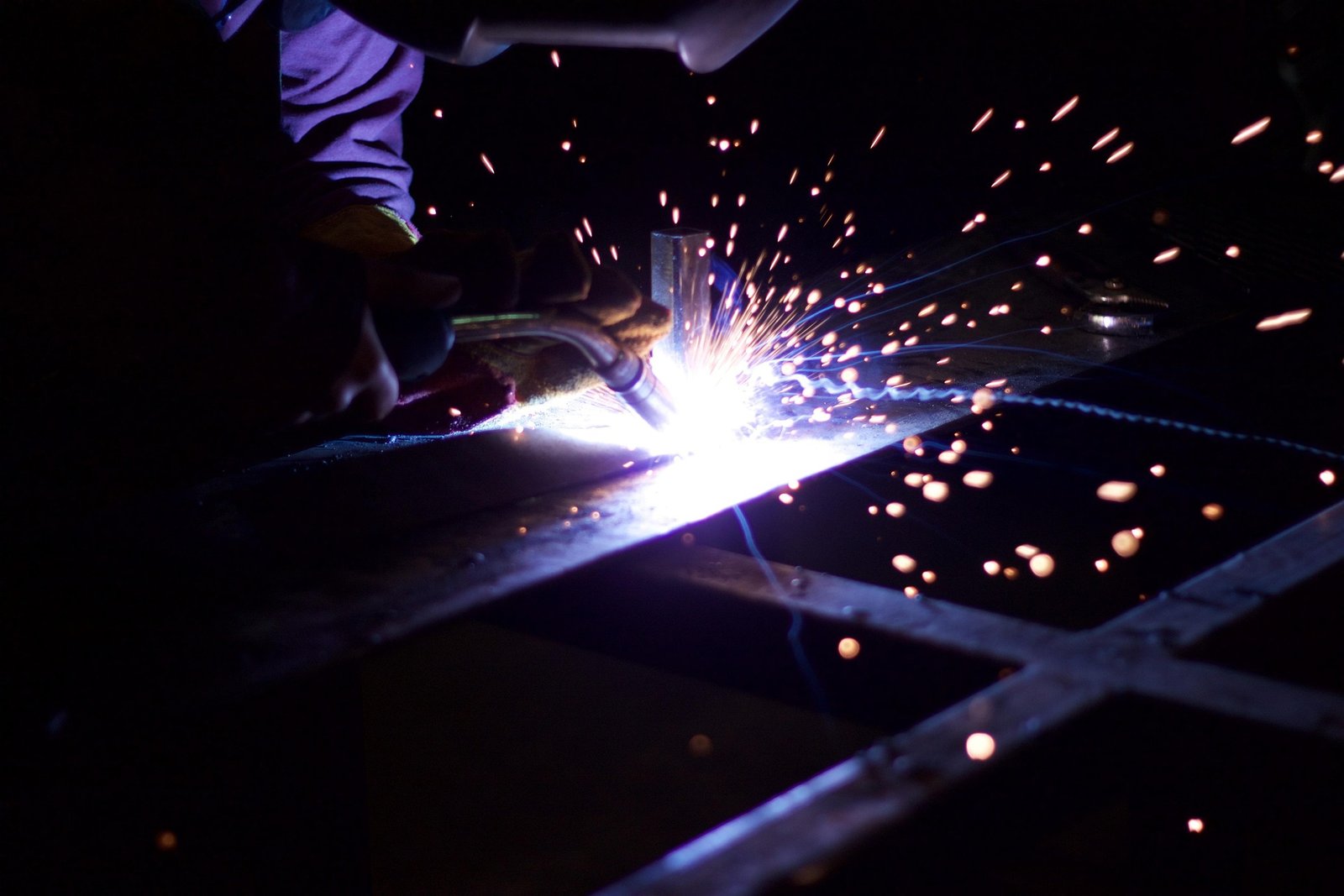 USA trade school scholarships for welding and machining students